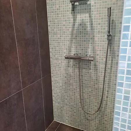 T2 Centre, A 2 Minutes, Parking Ss Lägenhet